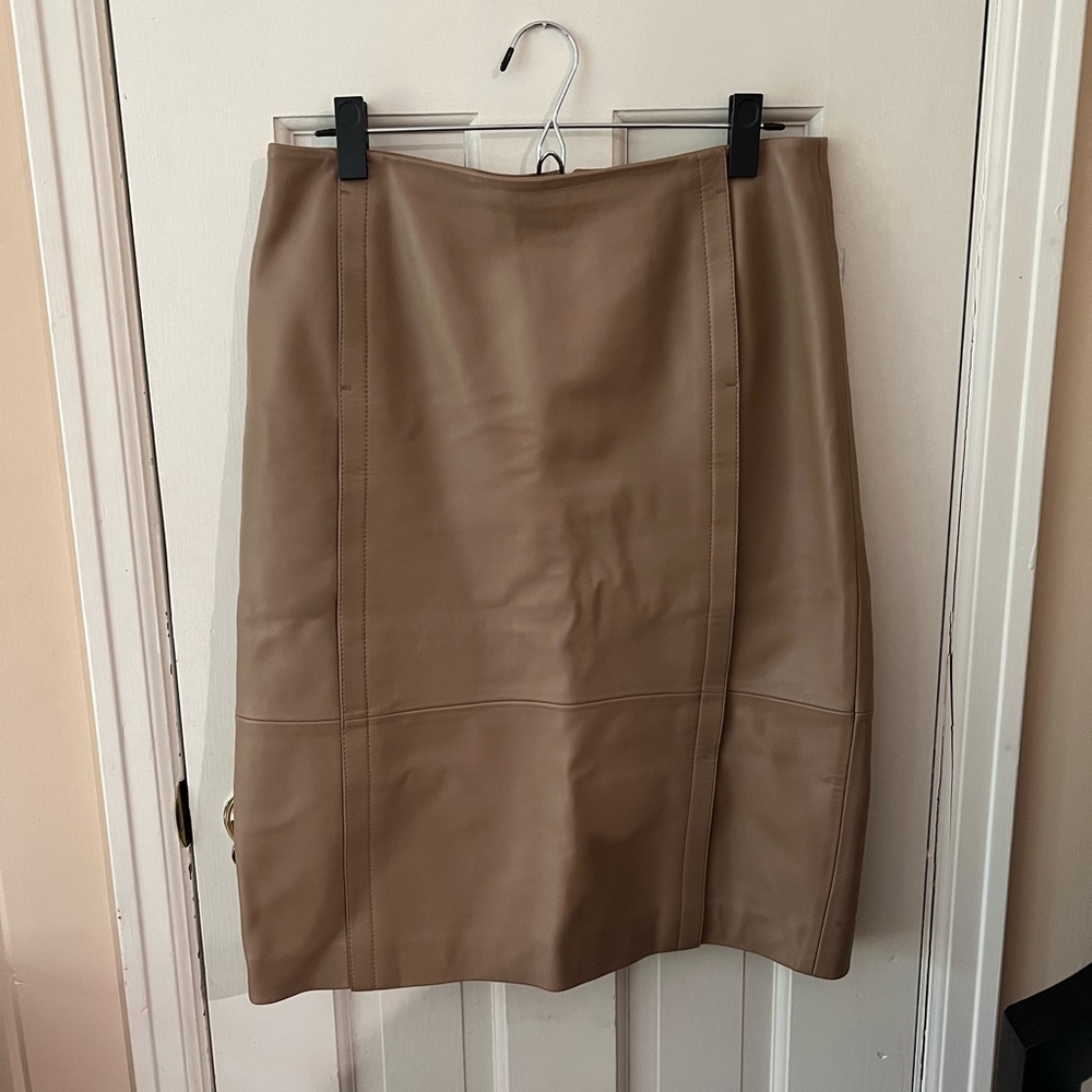 Hugo Boss leather skirt - Size 8